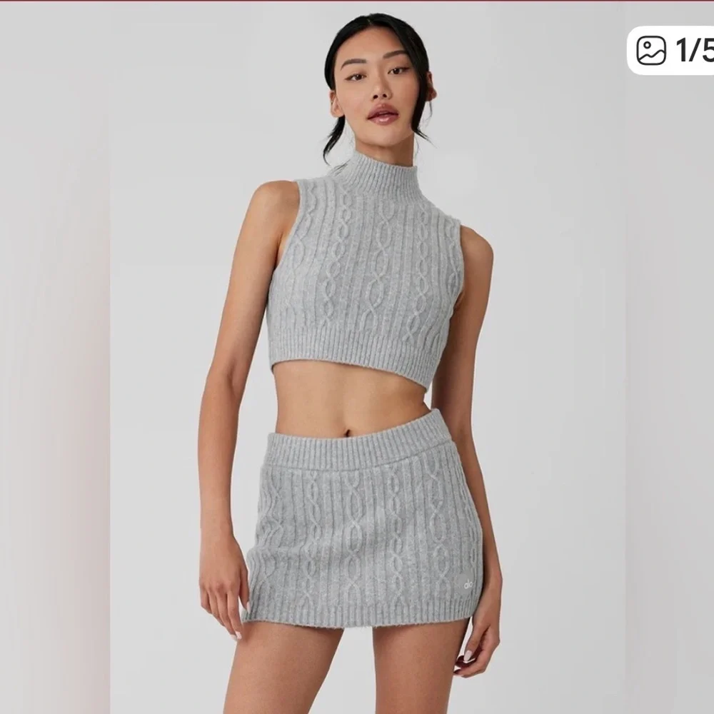 ALO YOGA  Cable Knit Winter Bliss Mock Neck Tank Top Heather Grey Size  XS NWOT